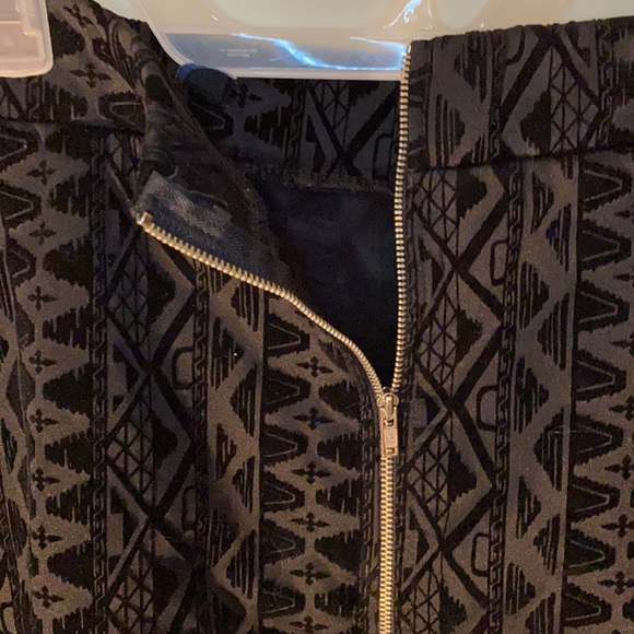 Black Velvet Highwaisted Mini Skirt with Aztec Pattern - Picture 5 of 5